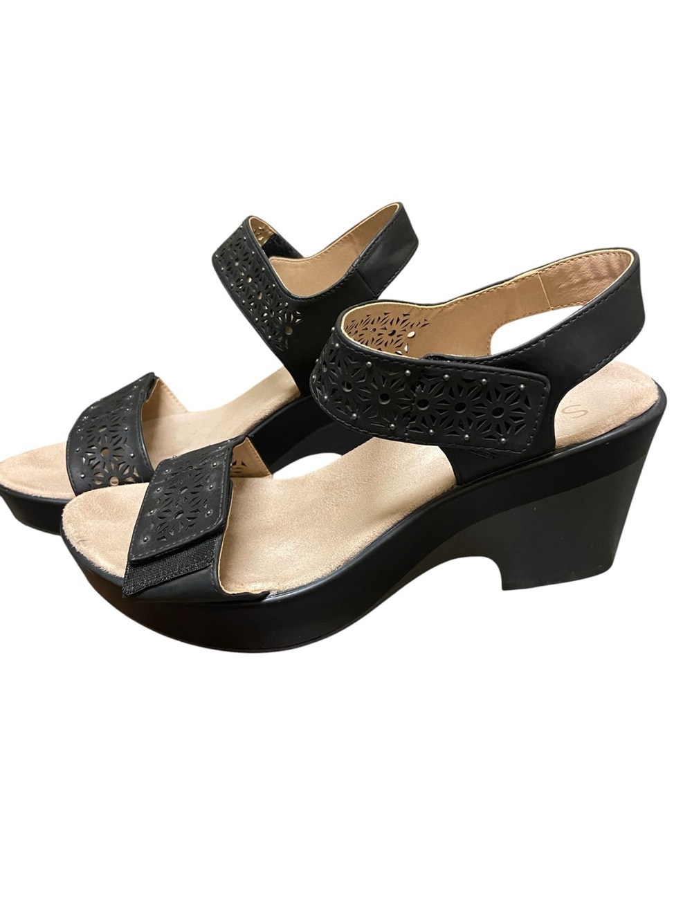 SOUL Naturalizer McKenna Black Laser Cut Wedge Sandals Size 8 Comfy Versatile
